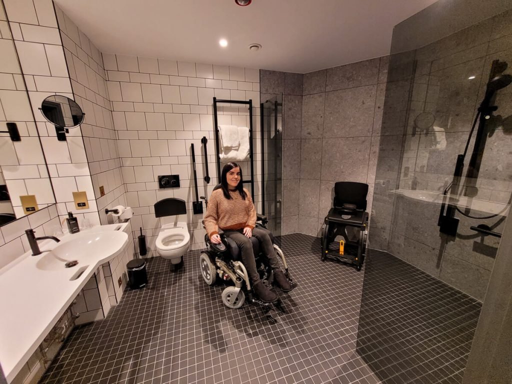 COLTON 11 | Accessible Rooms for Disabled & Elderly People